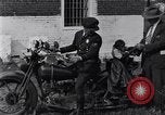 Standbild trainierten Schimpansen Fredericksburg Virginia USA, 1929, aus Sekunde 17 historischem Filmmaterial Videoclip 65675041385