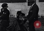 Standbild trainierten Schimpansen Fredericksburg Virginia USA, 1929, aus Sekunde 22 historischem Filmmaterial Videoclip 65675041385