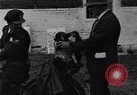 Standbild trainierten Schimpansen Fredericksburg Virginia USA, 1929, aus Sekunde 23 historischem Filmmaterial Videoclip 65675041385