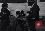 Standbild trainierten Schimpansen Fredericksburg Virginia USA, 1929, aus Sekunde 25 historischem Filmmaterial Videoclip 65675041385