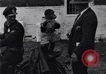 Standbild trainierten Schimpansen Fredericksburg Virginia USA, 1929, aus Sekunde 29 historischem Filmmaterial Videoclip 65675041385