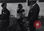Standbild trainierten Schimpansen Fredericksburg Virginia USA, 1929, aus Sekunde 30 historischem Filmmaterial Videoclip 65675041385