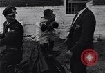 Standbild trainierten Schimpansen Fredericksburg Virginia USA, 1929, aus Sekunde 31 historischem Filmmaterial Videoclip 65675041385