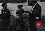 Standbild trainierten Schimpansen Fredericksburg Virginia USA, 1929, aus Sekunde 33 historischem Filmmaterial Videoclip 65675041385