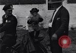 Standbild trainierten Schimpansen Fredericksburg Virginia USA, 1929, aus Sekunde 34 historischem Filmmaterial Videoclip 65675041385