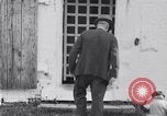 Standbild trainierten Schimpansen Fredericksburg Virginia USA, 1929, aus Sekunde 58 historischem Filmmaterial Videoclip 65675041385