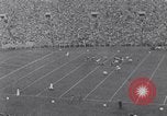 Standbild Fußballspiel New Haven Connecticut USA, 1929, aus Sekunde 23 historischem Filmmaterial Videoclip 65675041390