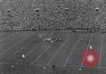 Standbild Fußballspiel New Haven Connecticut USA, 1929, aus Sekunde 25 historischem Filmmaterial Videoclip 65675041390