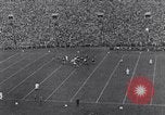 Standbild Fußballspiel New Haven Connecticut USA, 1929, aus Sekunde 26 historischem Filmmaterial Videoclip 65675041390