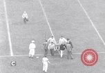 Standbild Fußballspiel New Haven Connecticut USA, 1929, aus Sekunde 47 historischem Filmmaterial Videoclip 65675041390