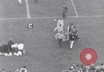 Standbild Fußballspiel New Haven Connecticut USA, 1929, aus Sekunde 51 historischem Filmmaterial Videoclip 65675041390