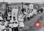 Standbild Pilger Dunwich England Vereinigtes Königreich, 1933, aus Sekunde 26 historischem Filmmaterial Videoclip 65675041407