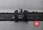 Standbild amphibian Automobil Golden Meadow Louisiana USA, 1937, aus Sekunde 31 historischem Filmmaterial Videoclip 65675041417