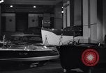 Standbild Motor Boat Show New York City USA, 1937, aus Sekunde 53 historischem Filmmaterial Videoclip 65675041418
