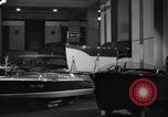 Standbild Motor Boat Show New York City USA, 1937, aus Sekunde 55 historischem Filmmaterial Videoclip 65675041418