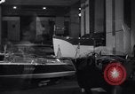 Standbild Motor Boat Show New York City USA, 1937, aus Sekunde 56 historischem Filmmaterial Videoclip 65675041418