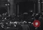 Standbild Bruder Andre Trauerzug Montreal Quebec Kanada, 1937, aus Sekunde 31 historischem Filmmaterial Videoclip 65675041420