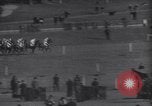 Immagine di Corsa di cavalli Longchamps Francia, 1938, secondo 43 filmato di repertorio 65675041436