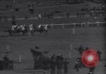Immagine di Corsa di cavalli Longchamps Francia, 1938, secondo 44 filmato di repertorio 65675041436