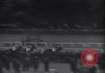 Immagine di Corsa di cavalli Longchamps Francia, 1938, secondo 47 filmato di repertorio 65675041436