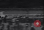 Immagine di Corsa di cavalli Longchamps Francia, 1938, secondo 49 filmato di repertorio 65675041436