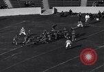 Standbild Fußballspiel Berkeley California USA, 1938, aus Sekunde 19 historischem Filmmaterial Videoclip 65675041437