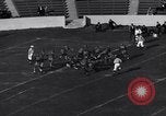 Standbild Fußballspiel Berkeley California USA, 1938, aus Sekunde 20 historischem Filmmaterial Videoclip 65675041437