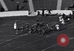 Standbild Fußballspiel Berkeley California USA, 1938, aus Sekunde 21 historischem Filmmaterial Videoclip 65675041437
