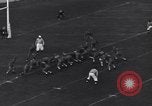Standbild Fußballspiel Berkeley California USA, 1938, aus Sekunde 47 historischem Filmmaterial Videoclip 65675041437