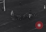 Standbild Fußballspiel Berkeley California USA, 1938, aus Sekunde 49 historischem Filmmaterial Videoclip 65675041437