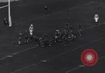 Standbild Fußballspiel Berkeley California USA, 1938, aus Sekunde 50 historischem Filmmaterial Videoclip 65675041437
