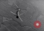 Standbild YH-16A wellenleistungs taktischer Transporthubschrauber United States USA, 1955, aus Sekunde 41 historischem Filmmaterial Videoclip 65675041442