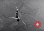 Standbild YH-16A wellenleistungs taktischer Transporthubschrauber United States USA, 1955, aus Sekunde 42 historischem Filmmaterial Videoclip 65675041442