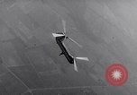 Standbild YH-16A wellenleistungs taktischer Transporthubschrauber United States USA, 1955, aus Sekunde 45 historischem Filmmaterial Videoclip 65675041442