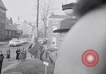 Standbild Dwight Eisenhower im Gespräch mit Martin Lautsprecher United States USA, 1953, aus Sekunde 13 historischem Filmmaterial Videoclip 65675041443