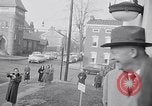 Standbild Dwight Eisenhower im Gespräch mit Martin Lautsprecher United States USA, 1953, aus Sekunde 14 historischem Filmmaterial Videoclip 65675041443