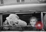 Standbild Dwight Eisenhower im Gespräch mit Martin Lautsprecher United States USA, 1953, aus Sekunde 26 historischem Filmmaterial Videoclip 65675041443