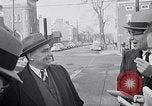 Standbild Dwight Eisenhower im Gespräch mit Martin Lautsprecher United States USA, 1953, aus Sekunde 45 historischem Filmmaterial Videoclip 65675041443