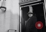 Standbild Dwight Eisenhower im Gespräch mit Martin Lautsprecher United States USA, 1953, aus Sekunde 60 historischem Filmmaterial Videoclip 65675041443