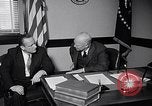 Standbild Dwight Eisenhower Treffen mit William Knowland United States USA, 1953, aus Sekunde 6 historischem Filmmaterial Videoclip 65675041444
