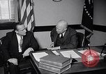Standbild Dwight Eisenhower Treffen mit William Knowland United States USA, 1953, aus Sekunde 8 historischem Filmmaterial Videoclip 65675041444