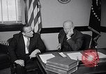 Standbild Dwight Eisenhower Treffen mit William Knowland United States USA, 1953, aus Sekunde 14 historischem Filmmaterial Videoclip 65675041444