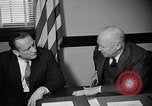 Standbild Dwight Eisenhower Treffen mit William Knowland United States USA, 1953, aus Sekunde 16 historischem Filmmaterial Videoclip 65675041444