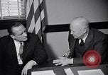 Standbild Dwight Eisenhower Treffen mit William Knowland United States USA, 1953, aus Sekunde 18 historischem Filmmaterial Videoclip 65675041444