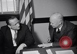 Standbild Dwight Eisenhower Treffen mit William Knowland United States USA, 1953, aus Sekunde 19 historischem Filmmaterial Videoclip 65675041444