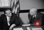 Standbild Dwight Eisenhower Treffen mit William Knowland United States USA, 1953, aus Sekunde 23 historischem Filmmaterial Videoclip 65675041444