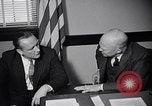 Standbild Dwight Eisenhower Treffen mit William Knowland United States USA, 1953, aus Sekunde 24 historischem Filmmaterial Videoclip 65675041444