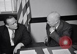 Standbild Dwight Eisenhower Treffen mit William Knowland United States USA, 1953, aus Sekunde 28 historischem Filmmaterial Videoclip 65675041444