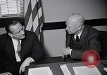 Standbild Dwight Eisenhower Treffen mit William Knowland United States USA, 1953, aus Sekunde 31 historischem Filmmaterial Videoclip 65675041444