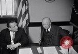 Standbild Dwight Eisenhower Treffen mit William Knowland United States USA, 1953, aus Sekunde 34 historischem Filmmaterial Videoclip 65675041444